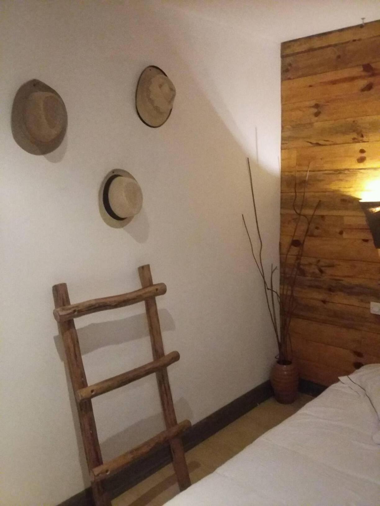 Hotel Restaurant La Ribaudiere Antananarivo Room photo